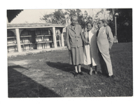 [Gabriela Mistral en Cuba]  [fotografía].