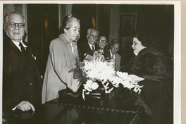 [Gabriela Mistral en Cuba]  [fotografía].