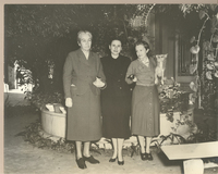 [Gabriela Mistral en Cuba]  [fotografía].