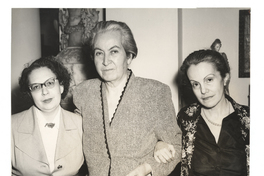 [Gabriela Mistral en Cuba]  [fotografía].