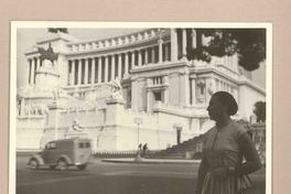 [Marina Núñez del Prado en Roma]  [fotografía].