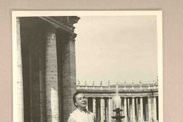 [Marina Núñez del Prado en Roma]  [fotografía].