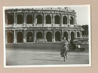 [Doris Dana en Roma]  [fotografía].