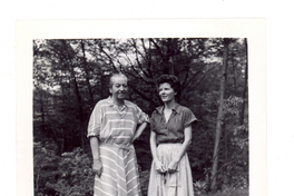 [Gabriela Mistral y Doris Dana en Nueva York]  [fotografía].