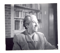 [Gabriela Mistral en Nueva York]  [fotografía].