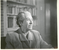 [Gabriela Mistral en Nueva York]  [fotografía].