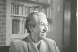 [Gabriela Mistral en Nueva York]  [fotografía].