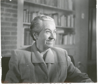 [Gabriela Mistral en Nueva York]  [fotografía].