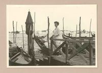 [Doris Dana en Venecia]  [fotografía].