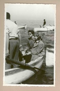 [Doris Dana y su amiga en Italia]  [fotografía].