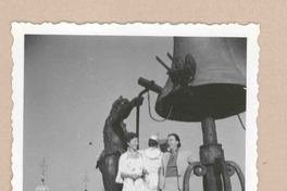[Doris Dana y Marina Núñez del Prado en Venecia]  [fotografía].