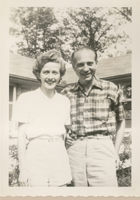 [Leora Dana y un amigo en Nueva York]  [fotografía].