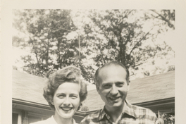 [Leora Dana y un amigo en Nueva York]  [fotografía].