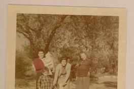 [Familia italiana]  [fotografía].