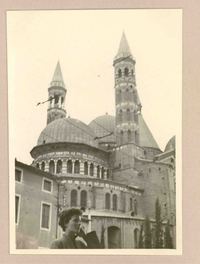 [Doris Dana en Padua]  [fotografía].