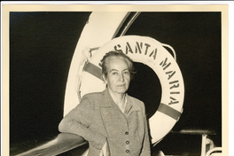 [Gabriela Mistral a bordo del Santa María]  [fotografía].