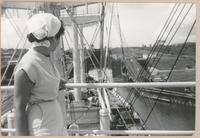 [Gilda Péndola a bordo del Santa Isabel]  [fotografía].