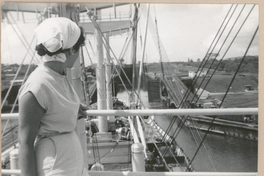 [Gilda Péndola a bordo del Santa Isabel]  [fotografía].