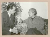 [Gabriela Mistral en Italia]  [fotografía].