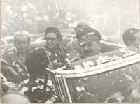 [Gabriela Mistral en Santiago de Chile]  [fotografía].