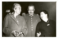 [Gabriela Mistral en Chile]  [fotografía].