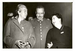 [Gabriela Mistral en Chile]  [fotografía].