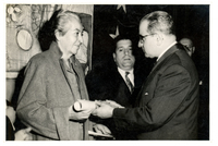 [Gabriela Mistral en Chile]  [fotografía].