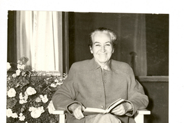[Gabriela Mistral en Chile]  [fotografía].