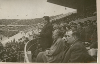 [Gabriela Mistral en el Estadio Nacional]  [fotografía].