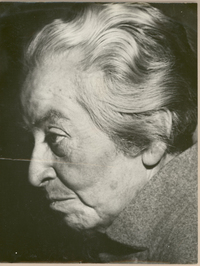 [Gabriela Mistral en Chile]  [fotografía].