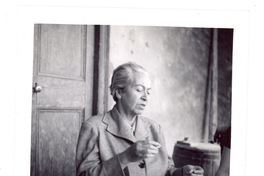 [Gabriela Mistral en Montegrande]  [fotografía].
