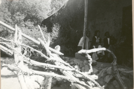 [Gabriela Mistral en la Casa - Escuela de Montegrande]  [fotografía].