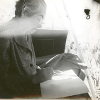 [Gabriela Mistral en Montegrande]  [fotografía].