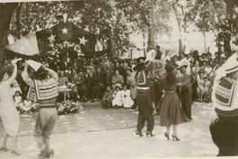 [Homenaje a Gabriela Mistral en la Plaza de Armas de Vicuña]  [fotografía].