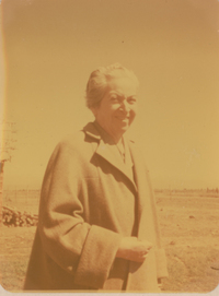 [Retrato de Gabriela Mistral]  [fotografía].