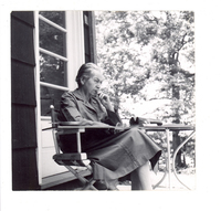 [Gabriela Mistral en Nueva York]  [fotografía]