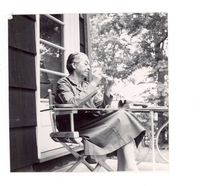 [Gabriela Mistral en Nueva York]  [fotografía]