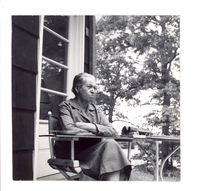 [Gabriela Mistral en Nueva York]  [fotografía].