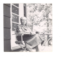 [Gabriela Mistral en Nueva York]  [fotografía].