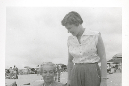 [Gabriela Mistral en New York]  [fotografías].