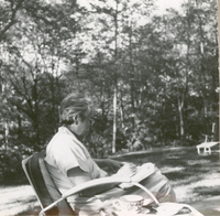 [Gabriela Mistral en New York]  [fotografía].