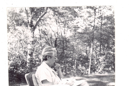 [Gabriela Mistral en New York]  [fotografía].