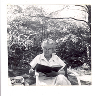 [Gabriela Mistral en New York]  [fotografía].