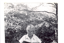 [Gabriela Mistral en New York]  [fotografía].