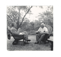 [Gabriela Mistral en una entrevista en New York]  [fotografía].