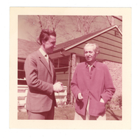 [Gabriela Mistral en New York]  [fotografía].