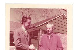 [Gabriela Mistral en New York]  [fotografía].