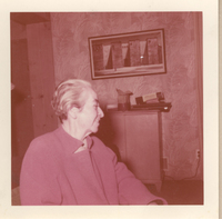 [Gabriela Mistral en New York]  [fotografía].