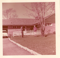 [Gabriela Mistral en New York]  [fotografía].