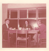 [Gabriela Mistral en New York]  [fotografía].